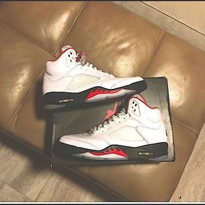 Air Jordan 5 Fire Red 2020 Silver tongue